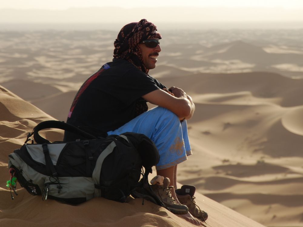 guide marocain dans le désert